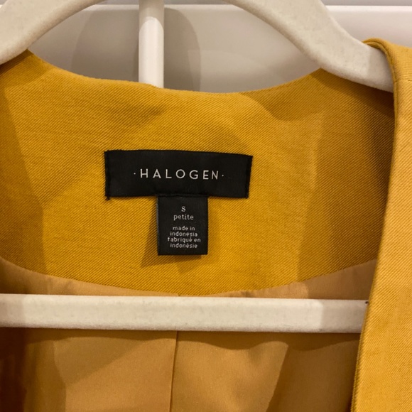 Blazer - Picture 2 of 2